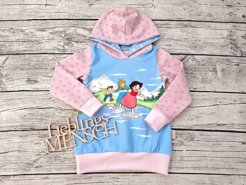 Einzelstück Größe 104 Hoodie Heide, Peter Und Clara in Den Bergen - Für Mädchen Edelweiß Rosa/Himmelblau von Stoffloewe