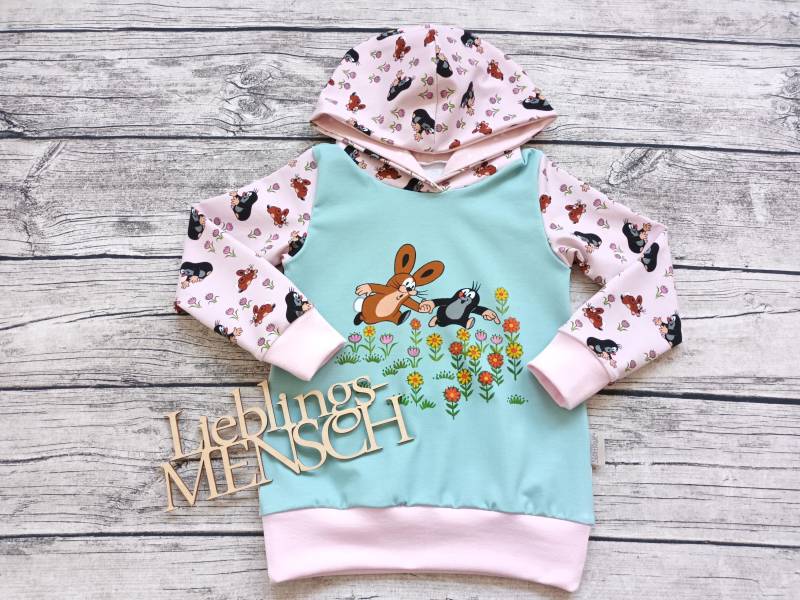 Einzelstück Größe 104 Hoodie Pauli Der Kleine Maulwurf & Hase - Kapuzenpullover Für Mädchen Rose von Stoffloewe