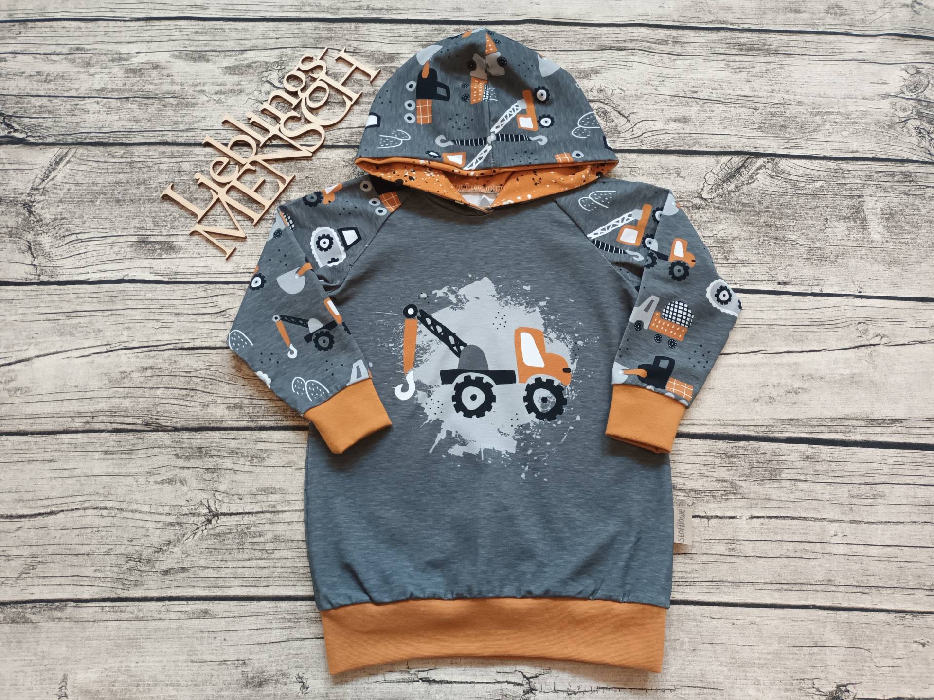 Kapuzenpullover Baustellenfahrzeuge Mit Bagger, Kran Und Lastwagen -Hoodie Für Mädchen Jungs von Stoffloewe