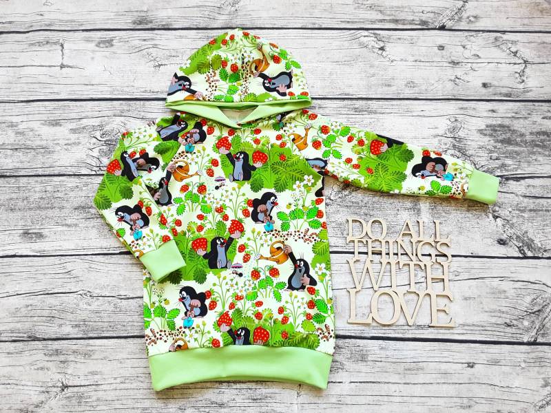 Kapuzenpullover Pauli Der Kleine Maulwurf Erdbeerfeld Limettengrün von Stoffloewe
