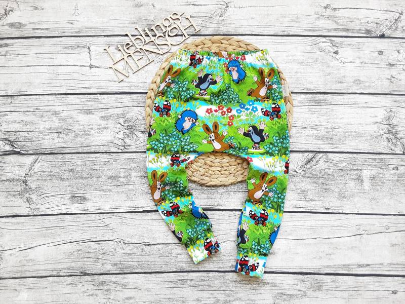 Letzte Größe 2-3 Jahre Slim Harem Hose Für Kinder Pauli Der Kleine Maulwurf Mit Seinen Freunden Hase, Igel & Schmetterling von Stoffloewe