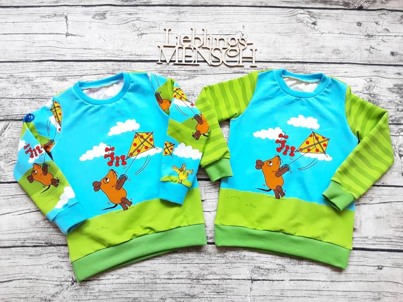 Letztes Größe 104 Sweatshirt Die Sendung Drachen Steigen Lassen - Pullover Für Mädchen Und Jungs Blau/Grün/Gelb von Stoffloewe