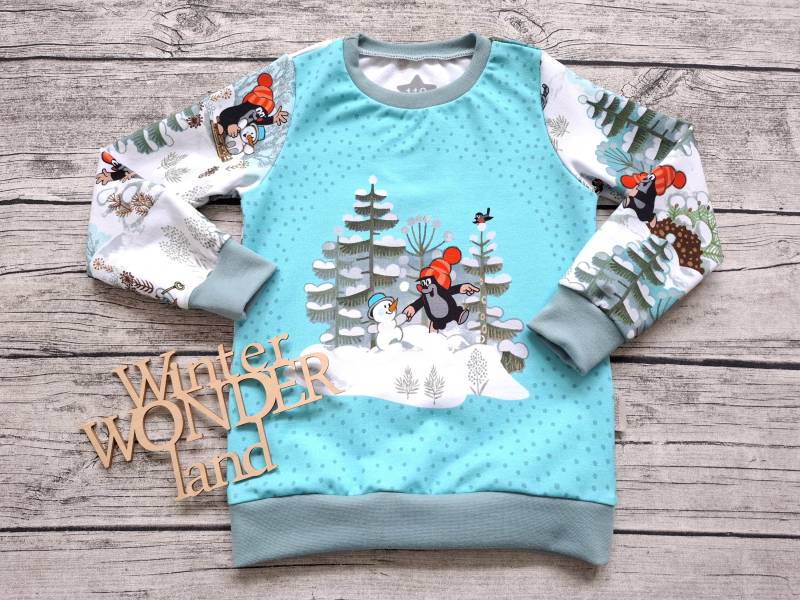 Sweatshirt Pauli Der Kleine Maulwurf Und Schneemann - Winterpullover Für Mädchen Jungs von Stoffloewe