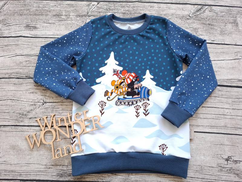 Sweatshirt Pauli Der Kleine Maulwurf Winterzeit - Oberteil Für Mädchen Und Jungs von Stoffloewe