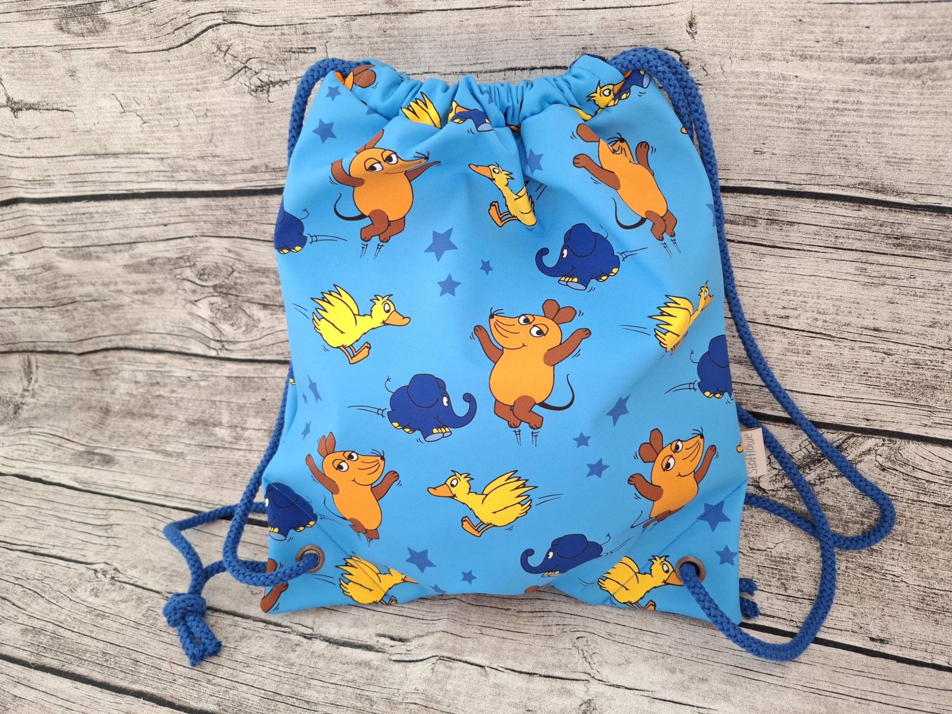 Turnbeutel Die Sendung Mit Der Maus, Elefant Und Ente Aus Softshell - " Hier Kommt Maus...." von Stoffloewe