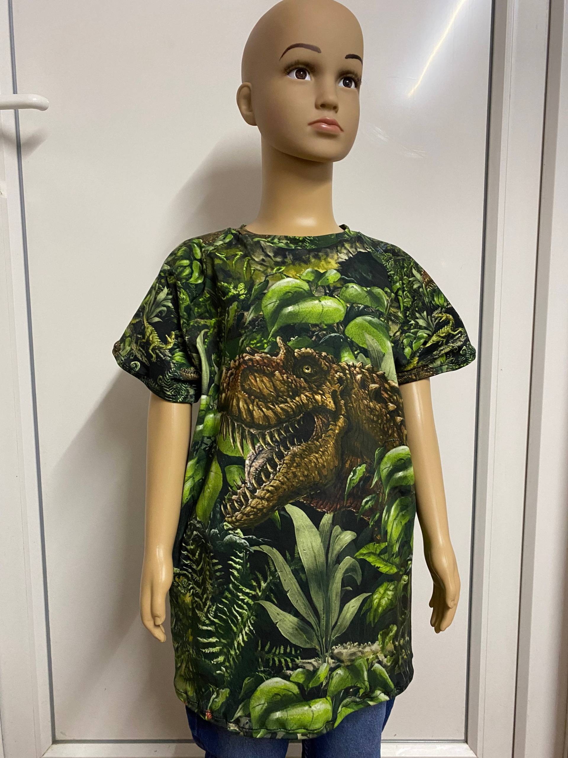 T-Shirt Dinosaurier Größe 128 T-Shirt Dinosaurier Größe 128 von StoffoaseKreationen