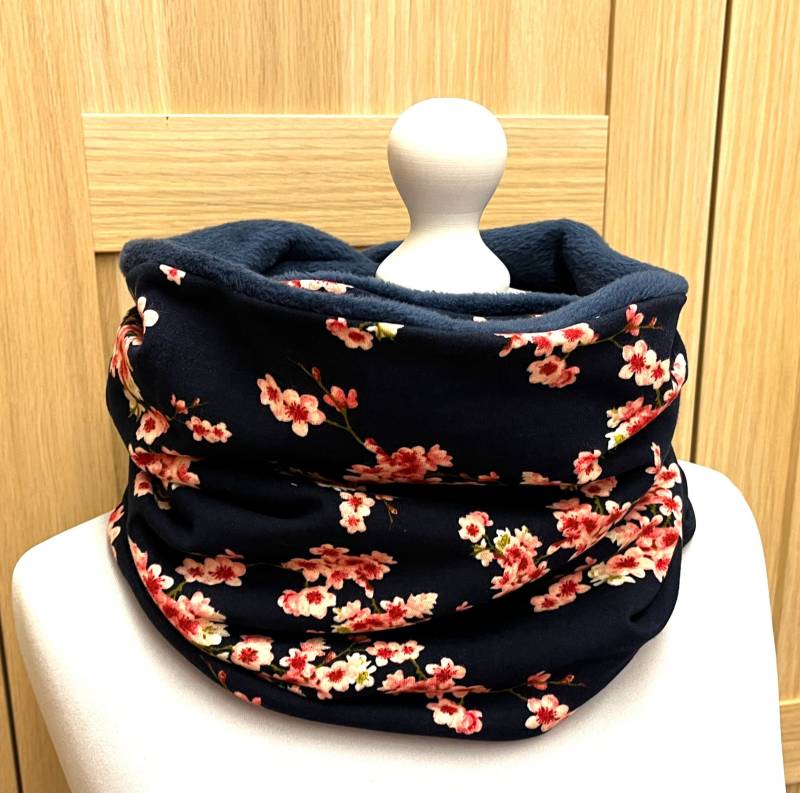 Loopschal - Kirschblüten Dunkelblau Kuschelloop Warmer Loop Rundschal Schal Schlauchschal von StoffperleHandmade