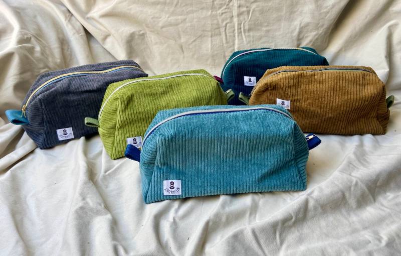 Kulturbeutel Kosmetikbeutel Kosmetiktasche Schminktasche Make-Up Beutel Kulturtasche Täschchen Reisebeutel Waschtasche Boxy Bag Cord Kord von Stoffrebellin