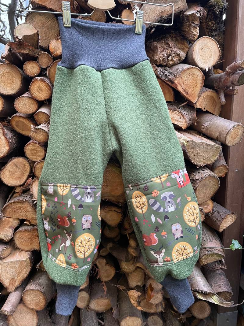 Wollwalkhose Für Kinder , Warm Und Robust Mit Softshellverstärkung , Waldgrün/Waldtiere von Stoffremise
