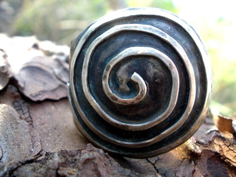 Handgemachte Spirale Sterling Silber Ring Gothic Steampunk Schmuck von StoixeioJewelry