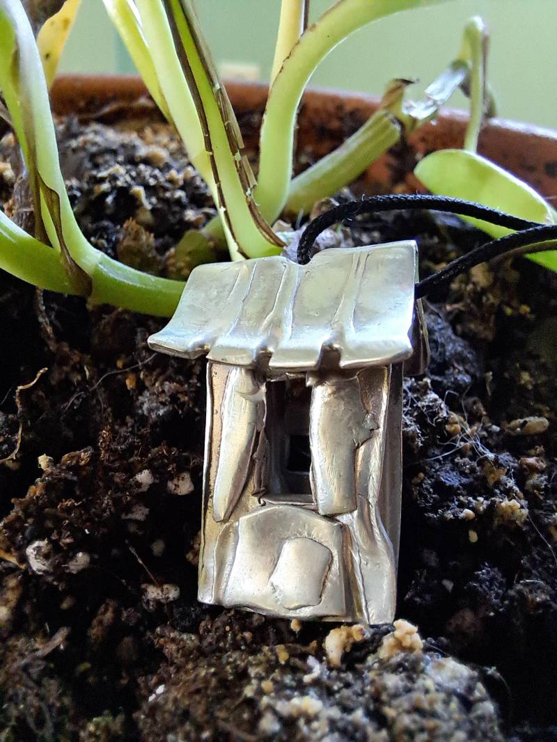 Handmade 3D Sterling Silber Haus Anhänger Glücksbringer von StoixeioJewelry