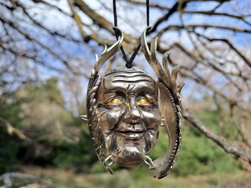 Sonnengott, Sterling Silber Sonnenkette Mit Beweglichen Flügeln, Handgemacht von StoixeioJewelry