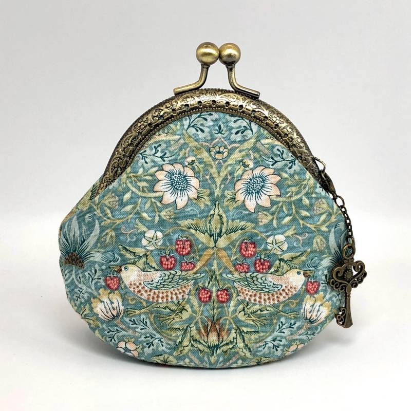 Clasp Coin Purse Gift For Her Strawberry Thief Purse Organizer Insert Japanese Kiss Lock Small Wallet von StoltzLaden