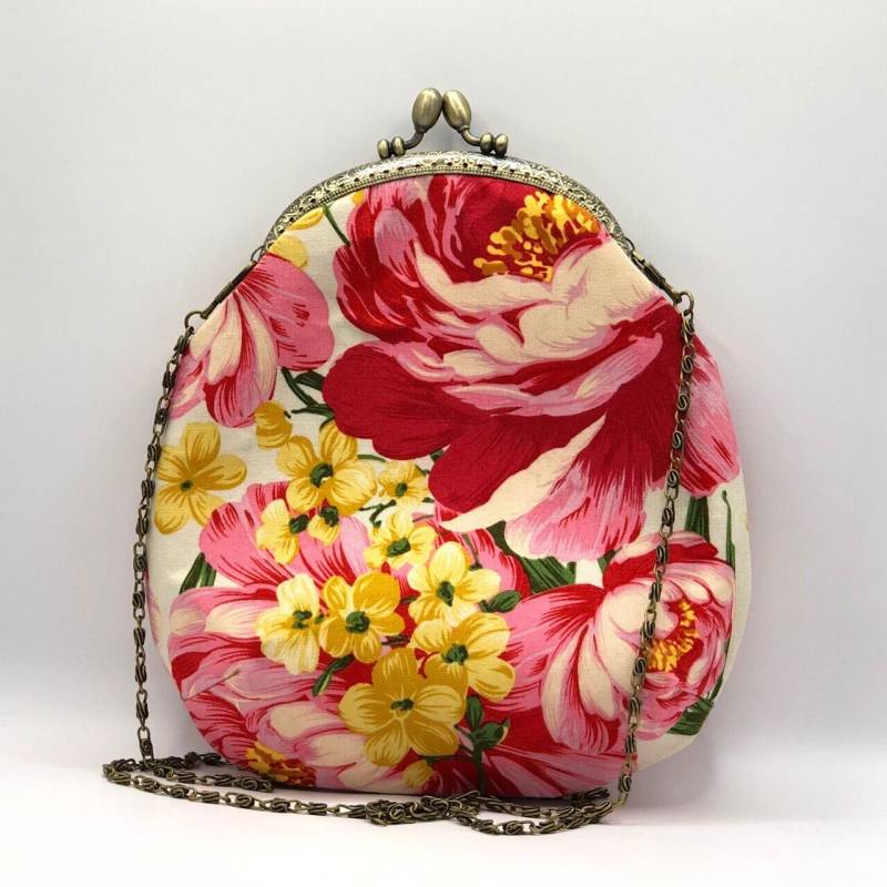 Kiss Clasp Bag/Metal Frame Crossbody Purse Coin Vintage Style Evening von StoltzLaden