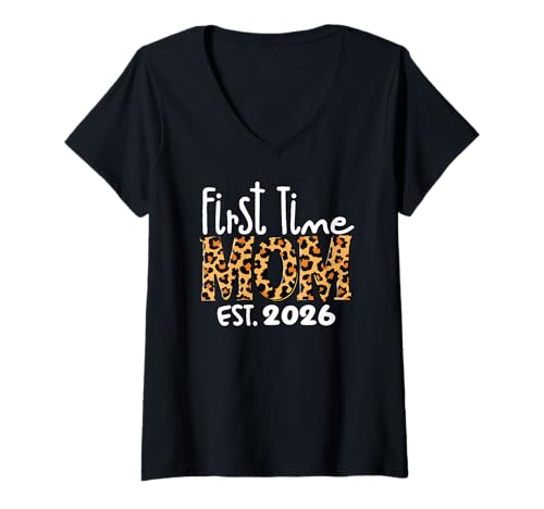 Damen Erstmals Mama Est. 2026 Leopard T-Shirt mit V-Ausschnitt von Stolze Zum Ersten Mal Mama Kleidung