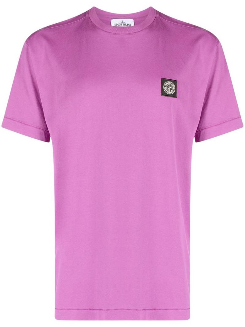Stone Island T-Shirt mit Logo-Patch - Violett von Stone Island