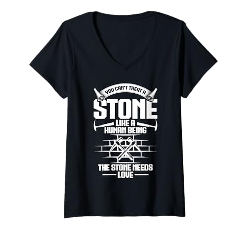 Damen Handwerker Stein Mauerwerk Arbeiter Job Needs Love Stone Mason T-Shirt mit V-Ausschnitt Damen Handwerker Stein Mauerwerk Arbeiter Job Needs Love Stone Mason T-Shirt mit V-Ausschnitt von Stone Masonry Graphic For Stone Mason & Craftsmen
