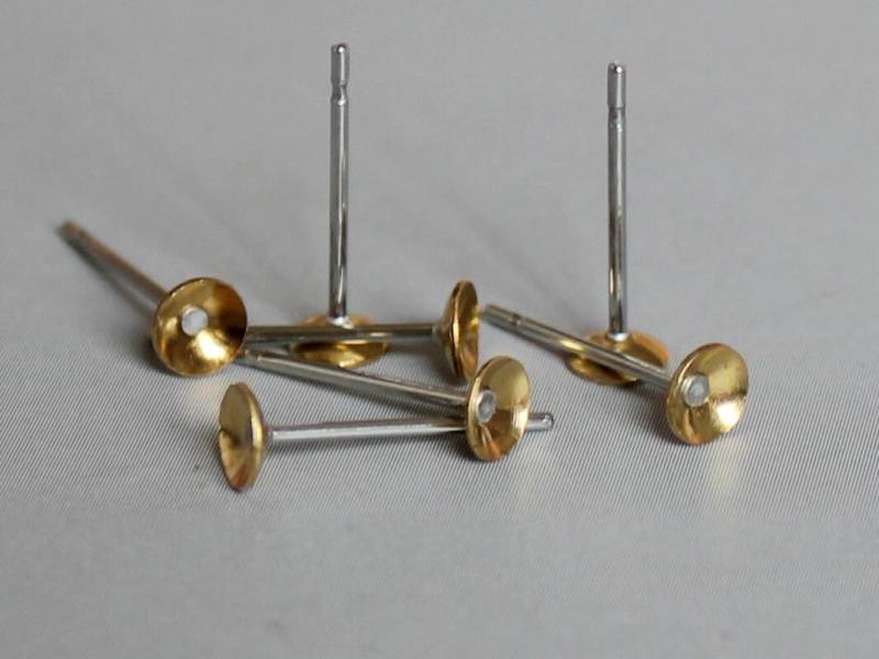 100 Stück Rohmessing Ohrstecker - F116 von StoneAge2