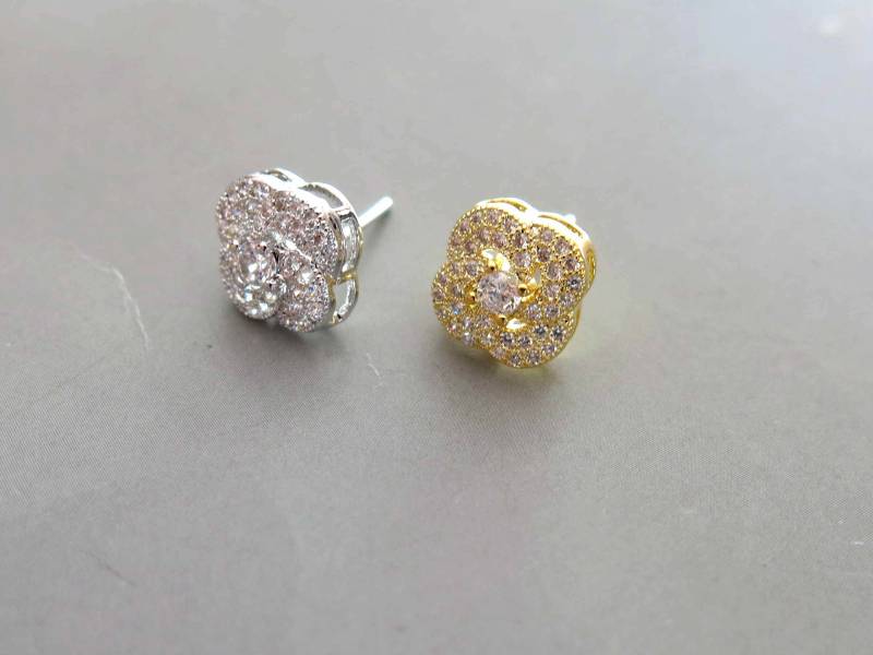 Ein Paar Cz Micro Pave Ohrstecker Zirkonia - Cz151 von StoneAge2