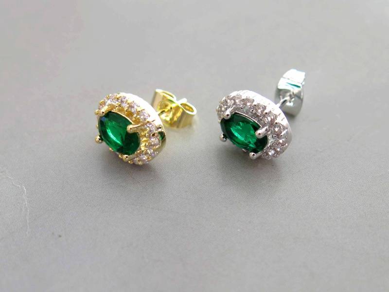 Ein Paar Cz Micro Pave Ovale Ohrstecker Zirkonia - Cz156 von StoneAge2