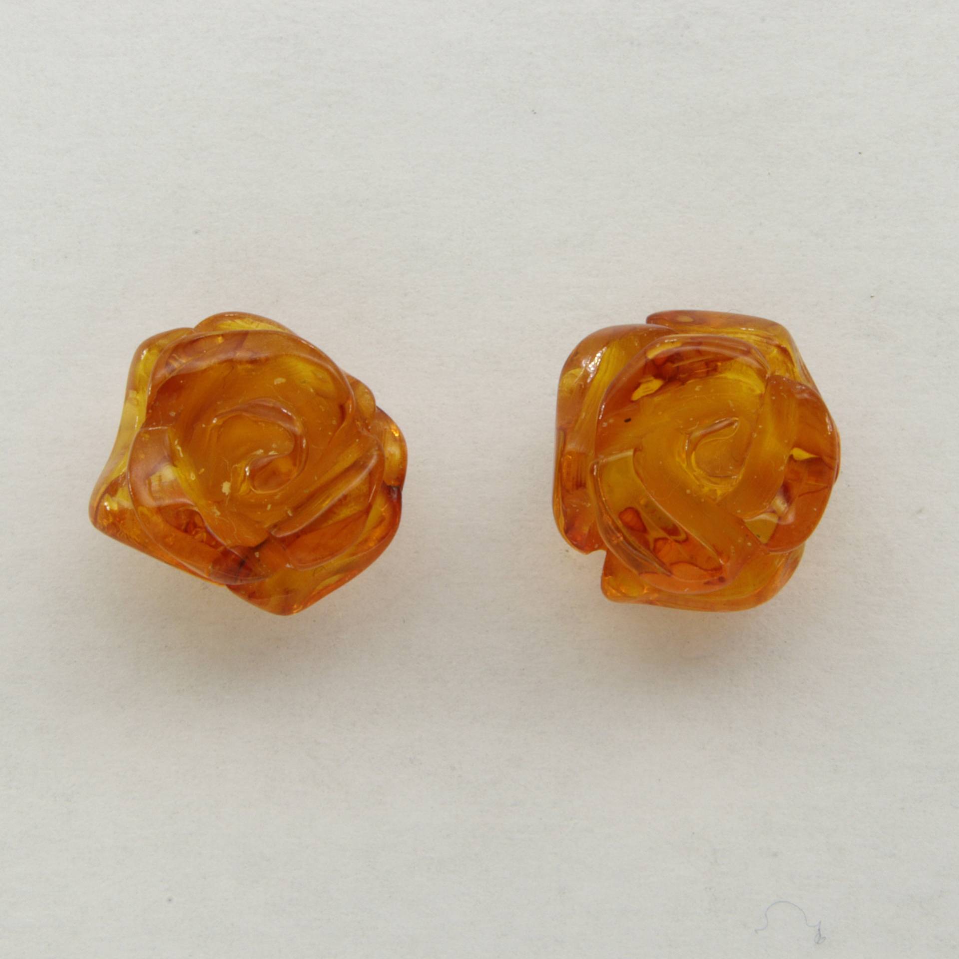 Echte, Natürliche Cognac/Braune Baltic Amber Rose - Ohrstecker 925 Sterling Silber Schmetterlingsverschluss von StoneAndRox