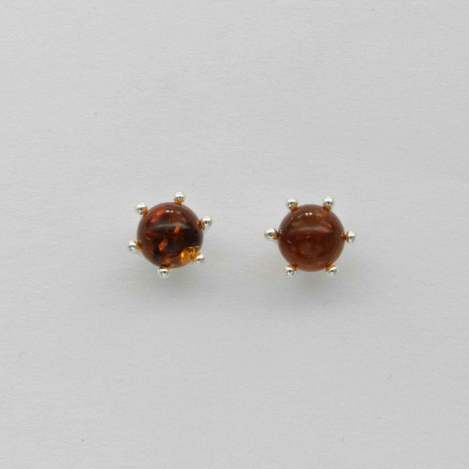 Echte Und Natürliche Braun/Cognac 7mm Post Ohrstecker Baltic Amber Runde Ohrringe in 925 Sterling Silber von StoneAndRox