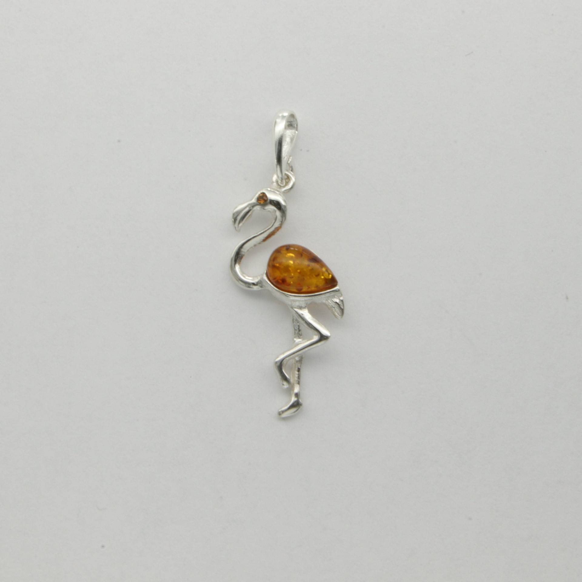 Echte Und Natürliche Braun/Cognac Baltic Amber Flamingo Anhänger in 925 Sterling Silber - Polen von StoneAndRox