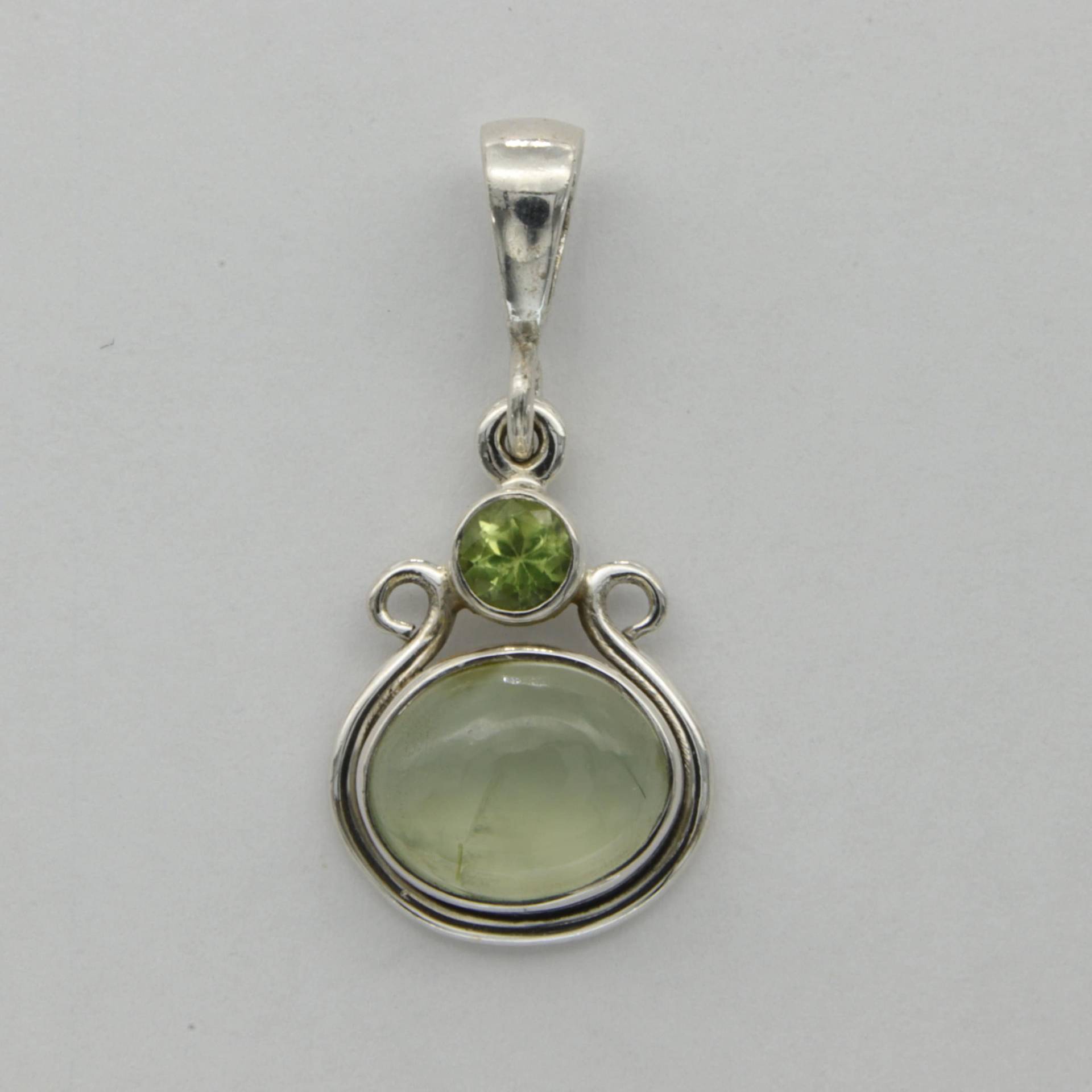 Echter Und Natürlicher Grüner Prehnit Peridot Anhänger in 925 Sterling Silber von StoneAndRox