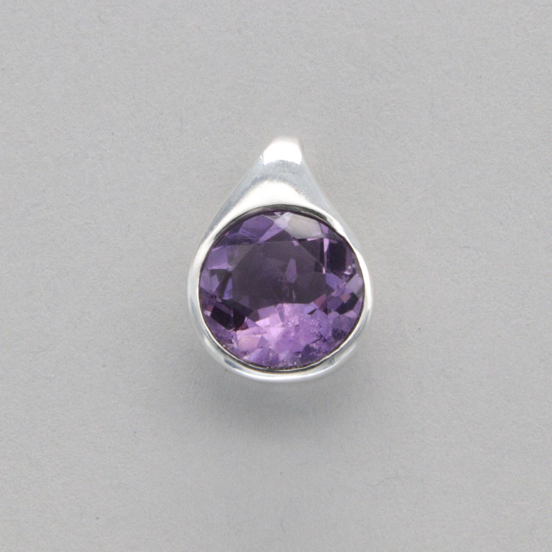 Facettierter Lila/Violetter Amethyst Rund Kreis Anhänger Aus Massivem 925 Sterling Silber - Echter Und Natürlicher Edelstein von StoneAndRox