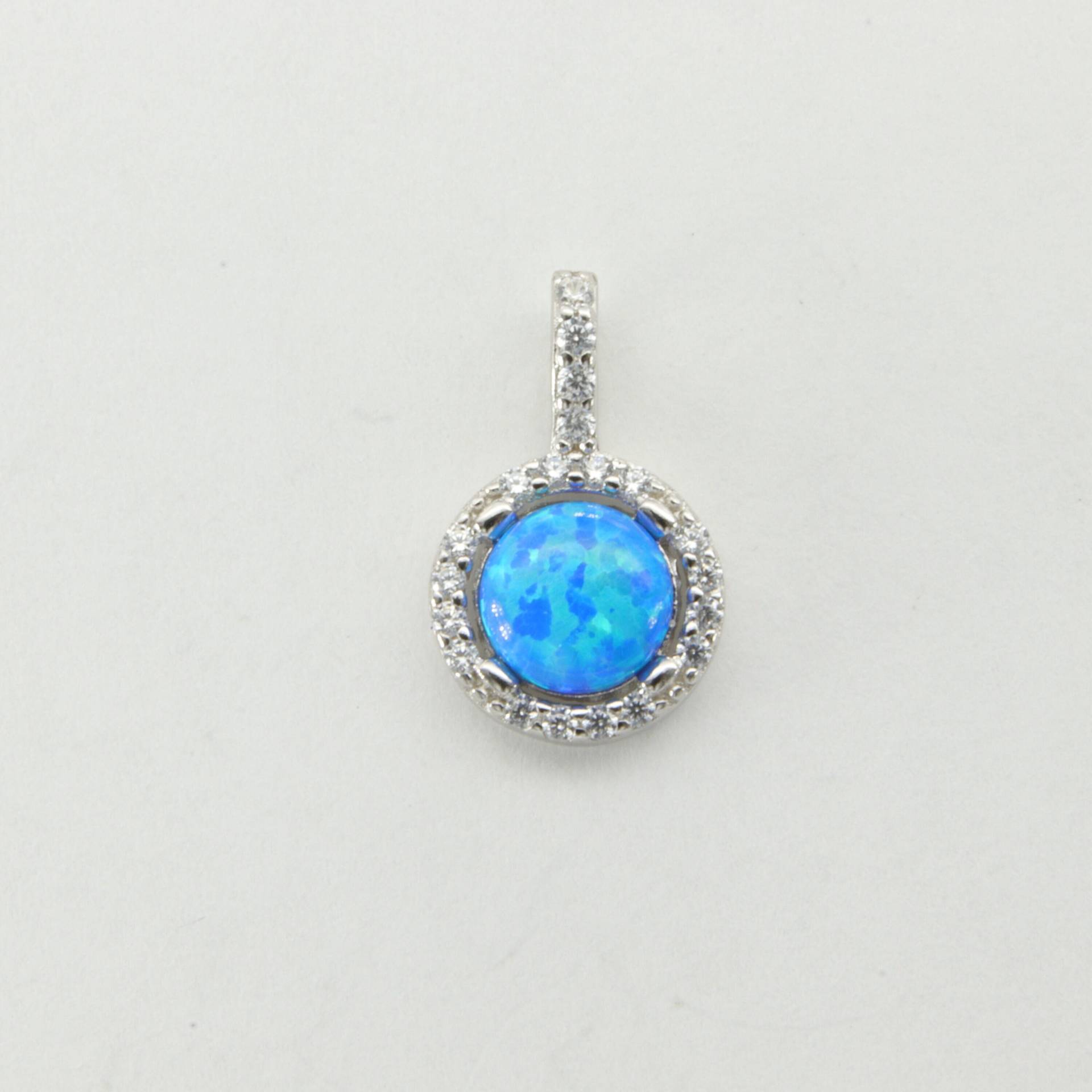 Kleiner Blauer Runder Fire Opal Anhänger Mit 20 Czs- 925 Sterling Silber Rhodium-Beschichtung - Cubic Zirkonia von StoneAndRox