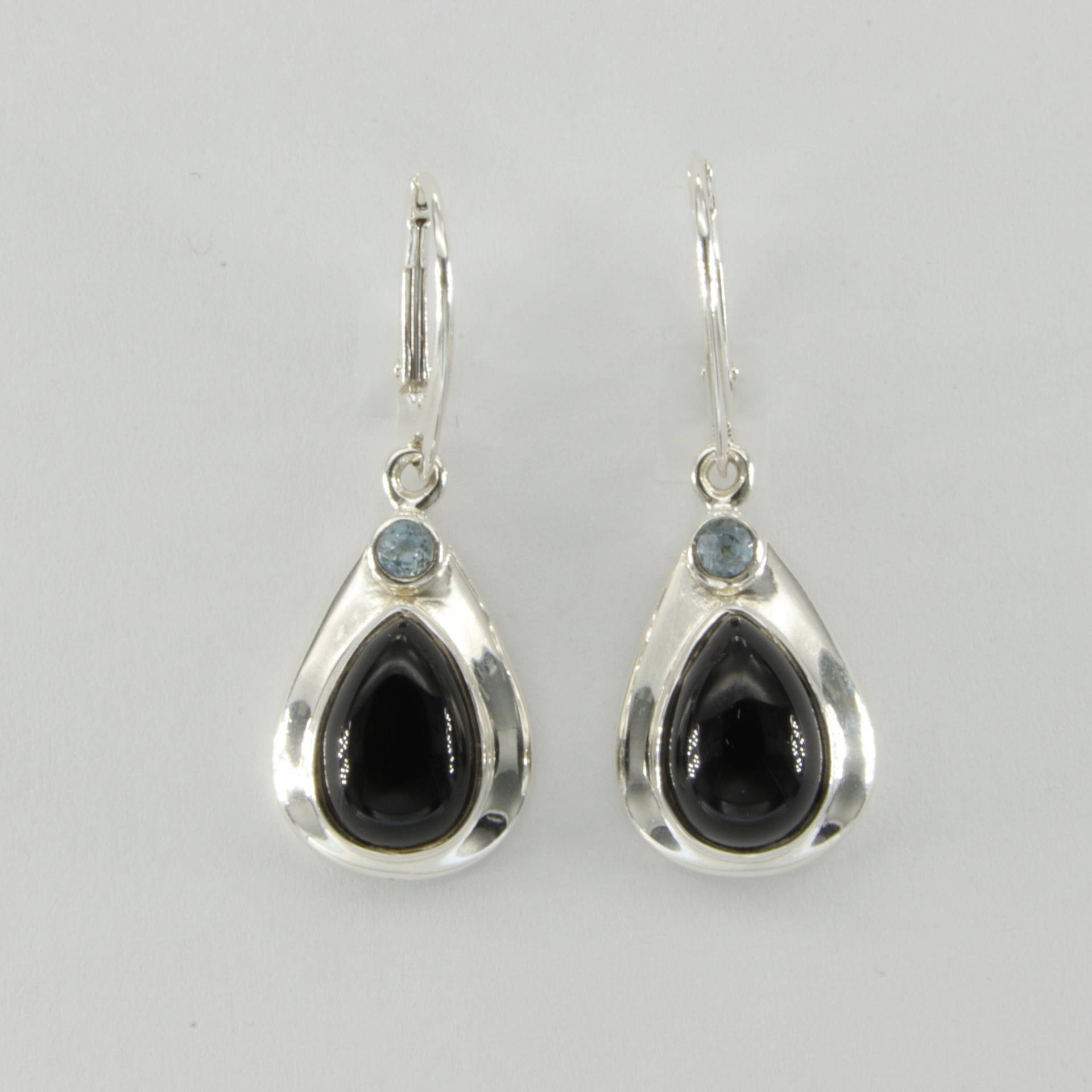 Tropfen/Black Onyx Mit Einem Kleinen Blautopas - Ohrhänger in 925 Sterling Silber Klappbrisur Natürlicher Edelstein von StoneAndRox