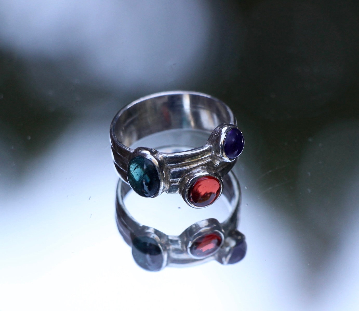 sterlingsilber Handwerker Natürliche Turmalin, Amethyst, Granat Ring-Größe 8 sterlingsilber Handwerker Natürliche Turmalin, Amethyst, Granat Ring-Größe 8 von StoneBench