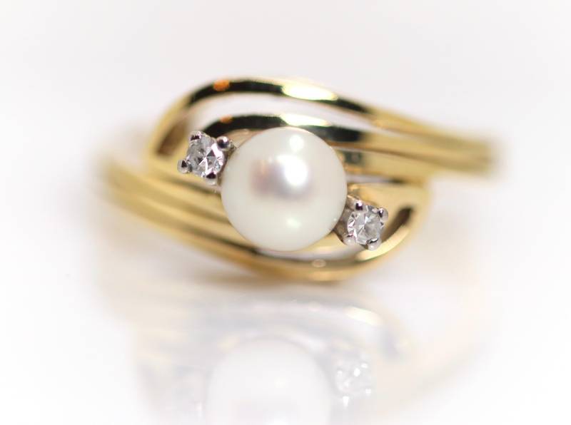 14Kt - 585 Damen Gelbgoldring Akoya Perle + 2 Brillanten, Rg 54 von StoneBox94