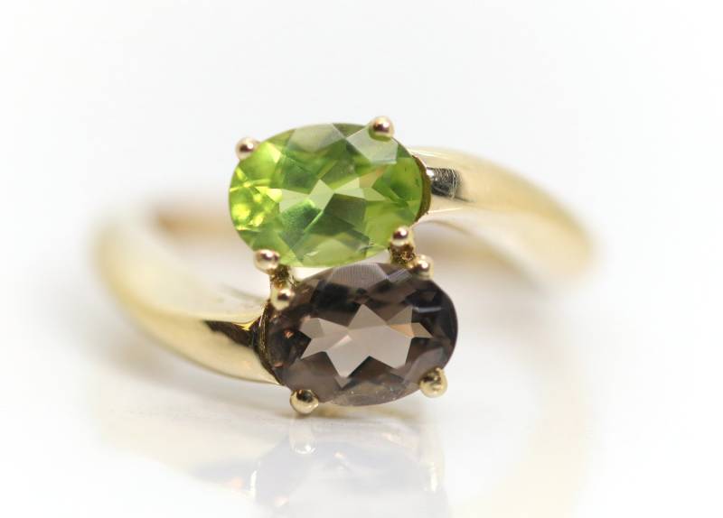 375Er/9 Karat Damen Gelbgoldring, Peridot + Rauchquarz Toi Et Moi, Rg 57 von StoneBox94