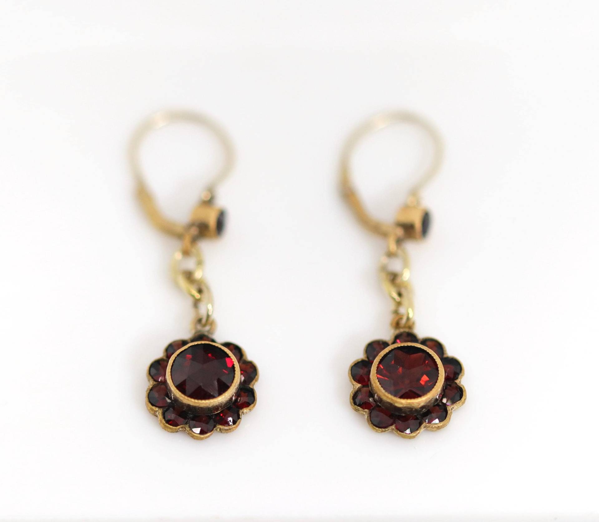 Antik Vintage Norm Gold 250 - 6Kt Ohrhänger Granat Blume Stern Kranz, L 3, 4cm von StoneBox94