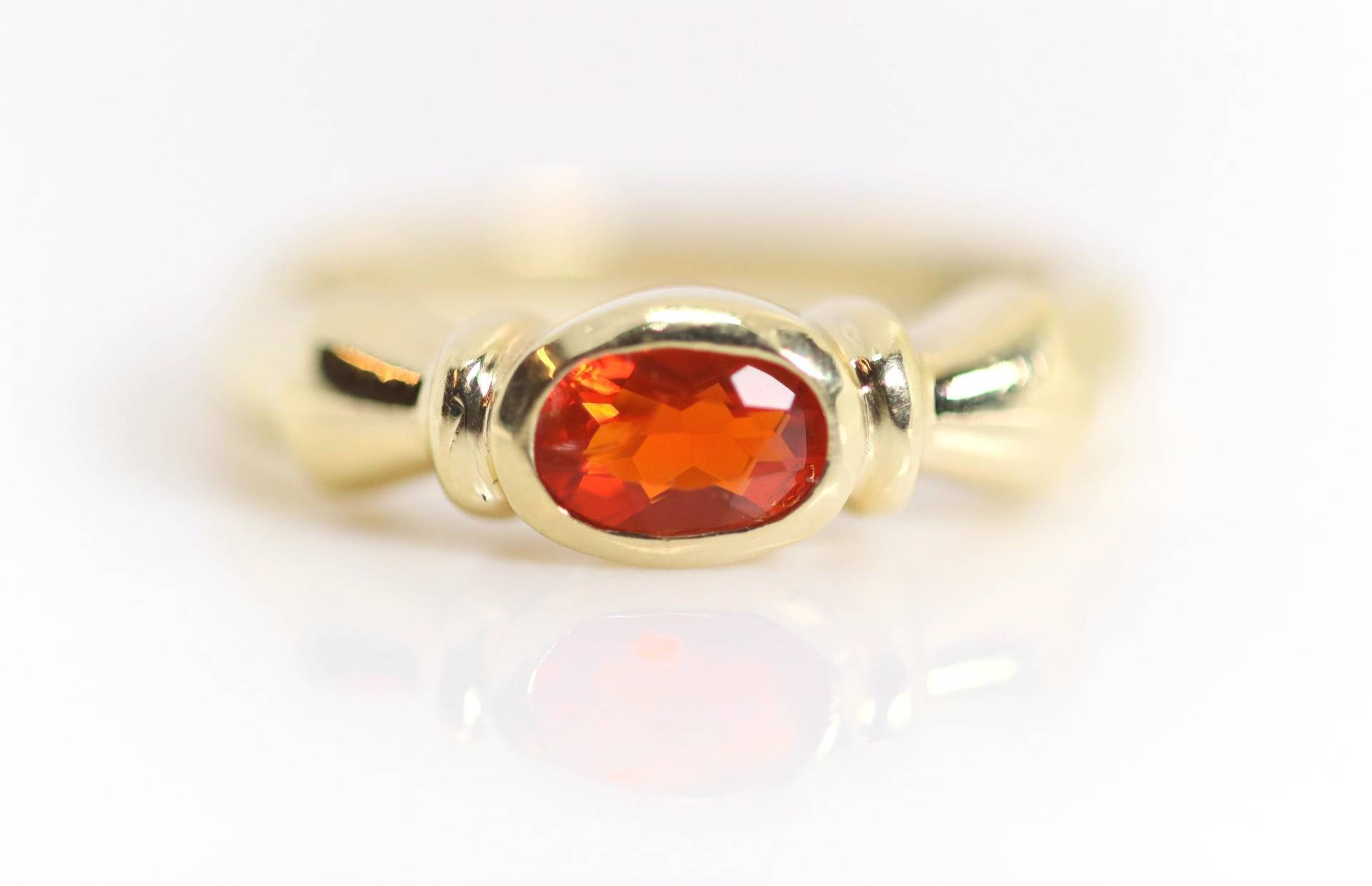 Feueropal Gelbgold Damenring 14Kt - 585 Marke Scala, Rg 50 Stein Mit Abplatzer Feueropal Gelbgold Damenring 14Kt - 585 Marke Scala, Rg 50 Stein Mit Abplatzer von StoneBox94