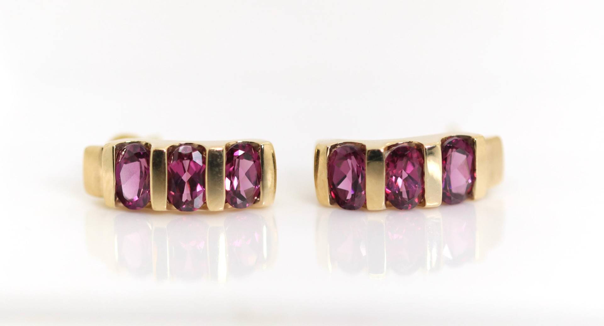 Gelbgold Halb Creolen Damen 375 - 9Kt Rosa Turmalin Edelsteine, L 17, 5mm Gelbgold Halb Creolen Damen 375 - 9Kt Rosa Turmalin Edelsteine, L 17, 5mm von StoneBox94