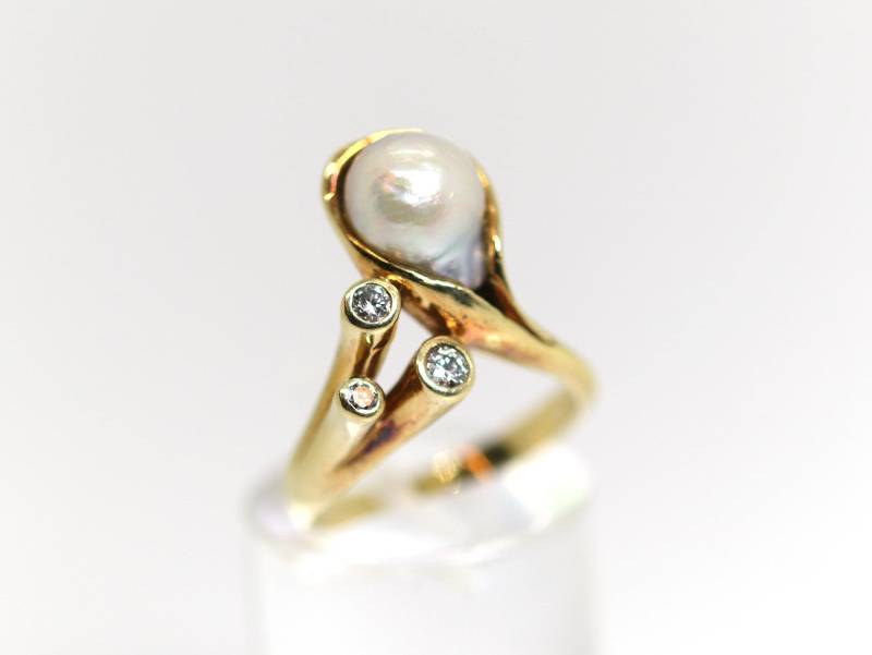 Handgefertigter Gelbgold Damen Designerring, Barock-Perle + Brillanten, Gr. 52 von StoneBox94