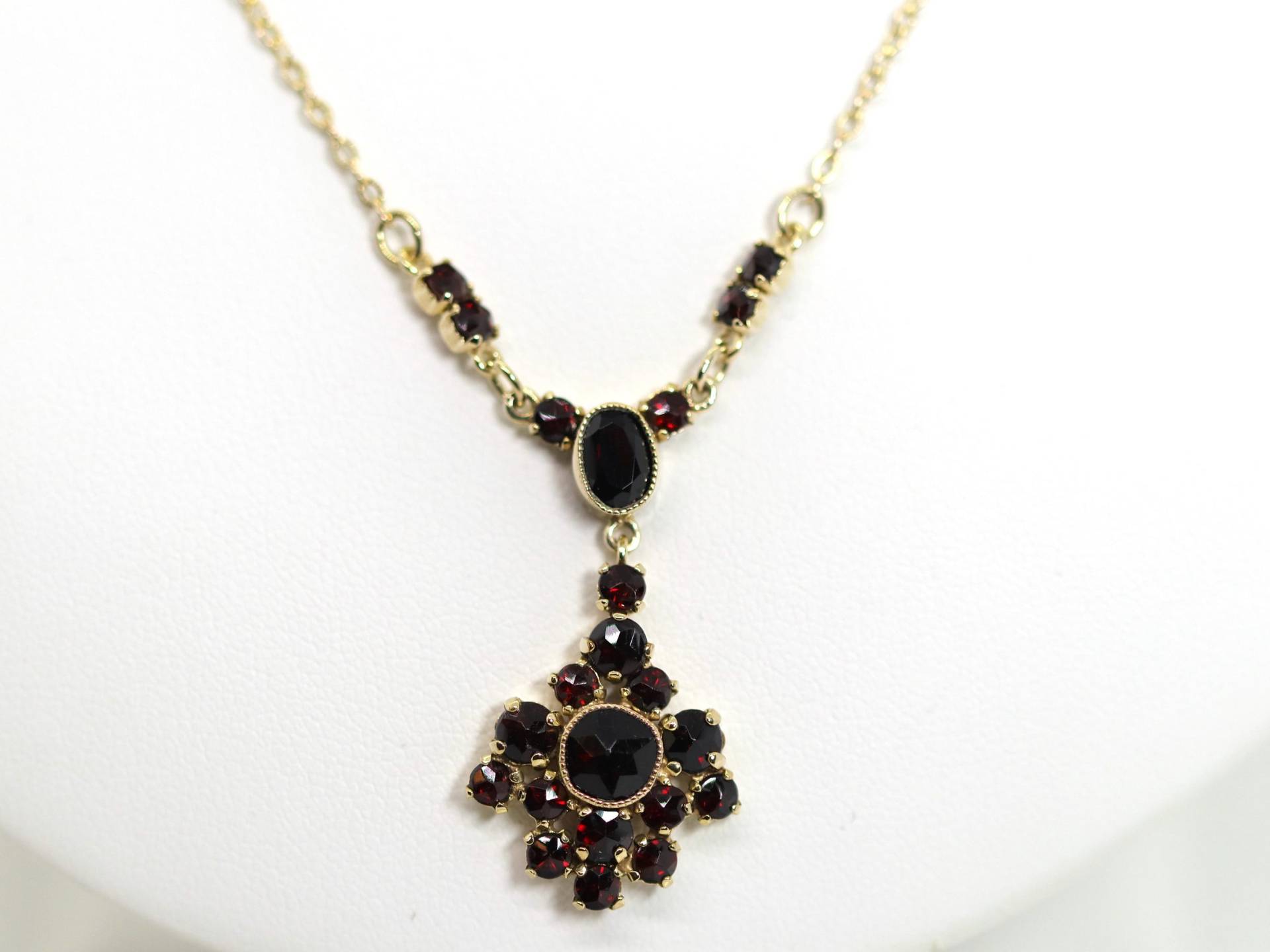 Vintage Gelbgold Granat Collier 333 - 8Kt, Sternschliff, L 44, 5cm von StoneBox94