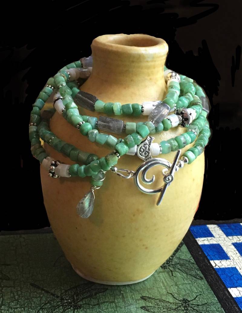 Chrysoprase & Sterling Silber Wrap Armband Chrysoprase & Sterling Silber Wrap Armband von StoneBrokeCreations