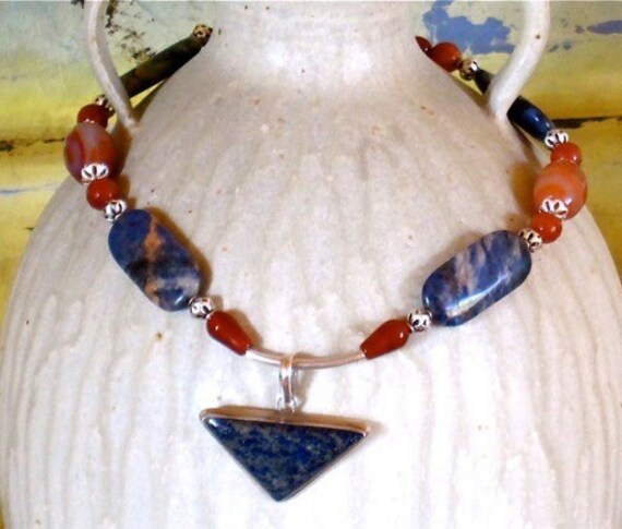 Fette Sodalit, Karneol Und Sterling Halskette von StoneBrokeCreations