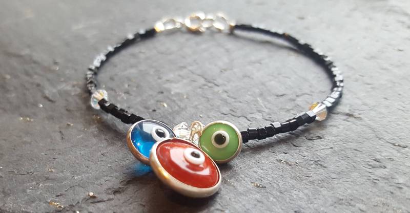 Süße Perlen Armband Mit Silber Nazar Augen Charms Süße Perlen Armband Mit Silber Nazar Augen Charms von StoneCoveJewels