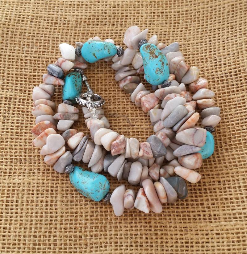 Chunky Halskette Southwestern Style Teal Magnesit, Türkis & Trommelsteine Desert Fluss Stein Natürliche Perlen Lange Halskette Unisex 33.5 Inch Chunky Halskette Southwestern Style Teal Magnesit, Türkis & Trommelsteine Desert Fluss Stein Natürliche Perlen Lange Halskette Unisex 33.5 Inch von StoneFoxArts