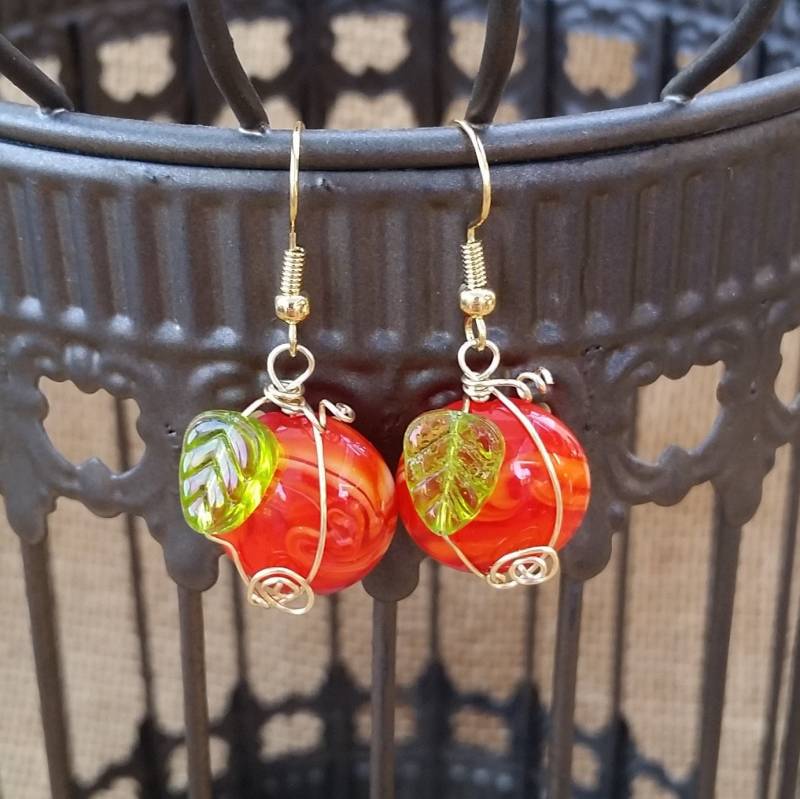 Kürbis Ohrringe Handgemacht Halloween Herbst Gruselig Orange Grün Lampwork Glasperle Draht Gewickelt Gold Filled von StoneFoxArts