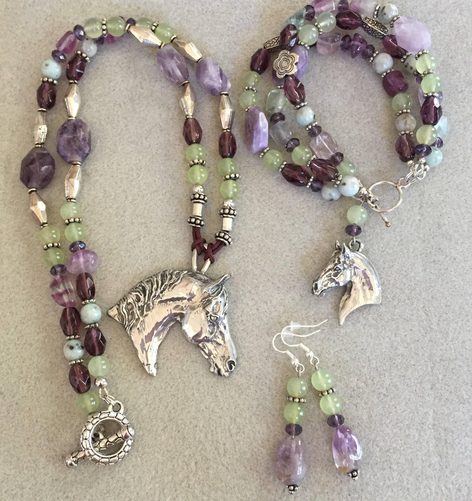 Atemberaubende 3 Stück Pferde Schmuck-Set Atemberaubende 3 Stück Pferde Schmuck-Set von StoneHorseStudio