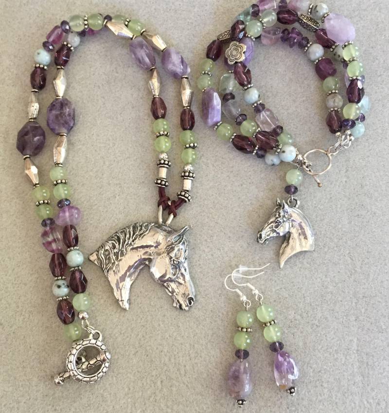 Atemberaubende 3 Stück Pferde Schmuck-Set Atemberaubende 3 Stück Pferde Schmuck-Set von StoneHorseStudio