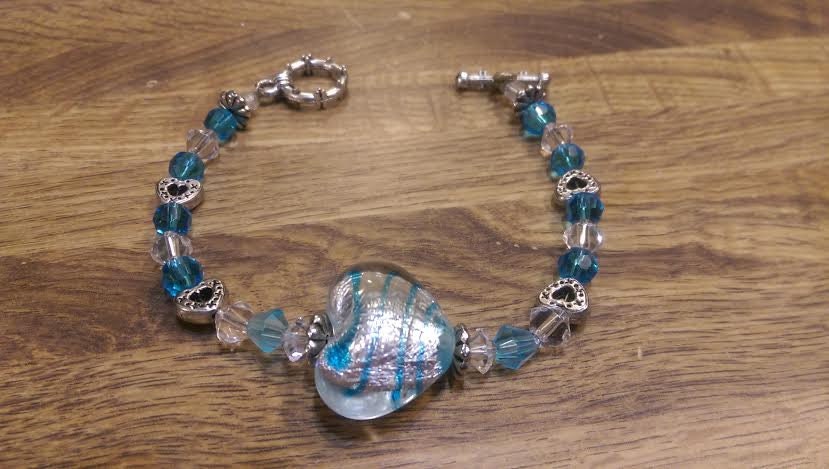Aqua Glaskristall Herz Knebelarmband Aqua Glaskristall Herz Knebelarmband von StoneJewelryCompany