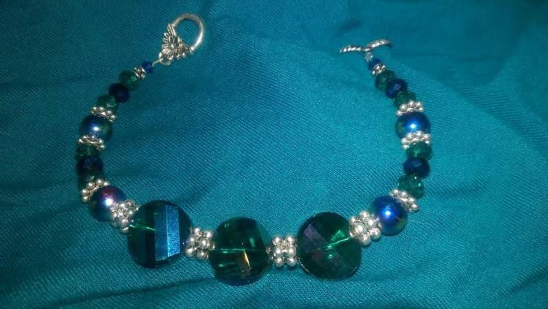 Blau & Grün Geschliffenes Glas Knebelarmband Blau & Grün Geschliffenes Glas Knebelarmband von StoneJewelryCompany