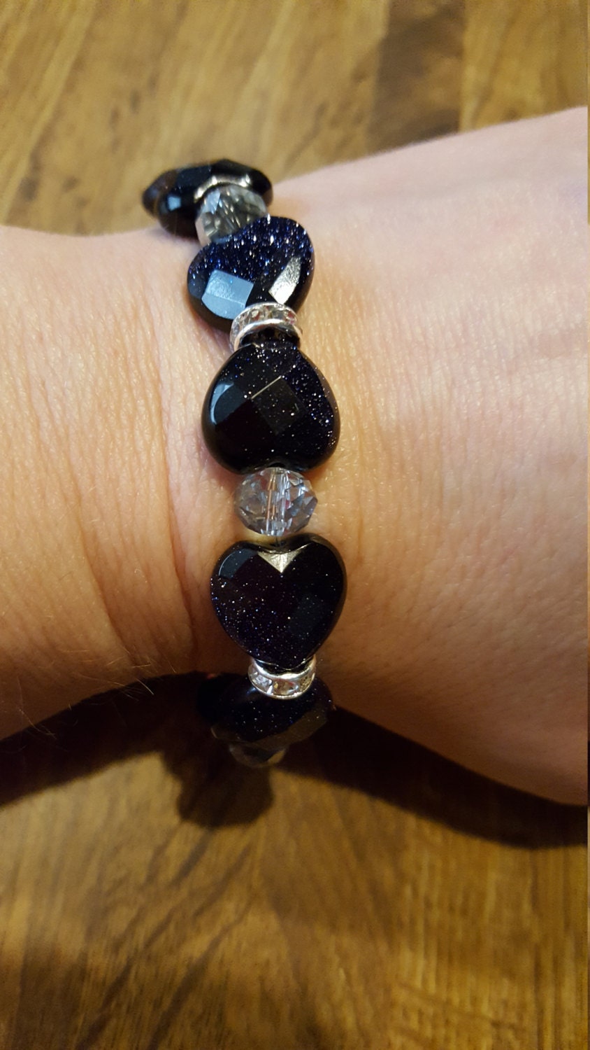 Echtes Blaues Goldstein Herz Dehnbares Armband Echtes Blaues Goldstein Herz Dehnbares Armband von StoneJewelryCompany