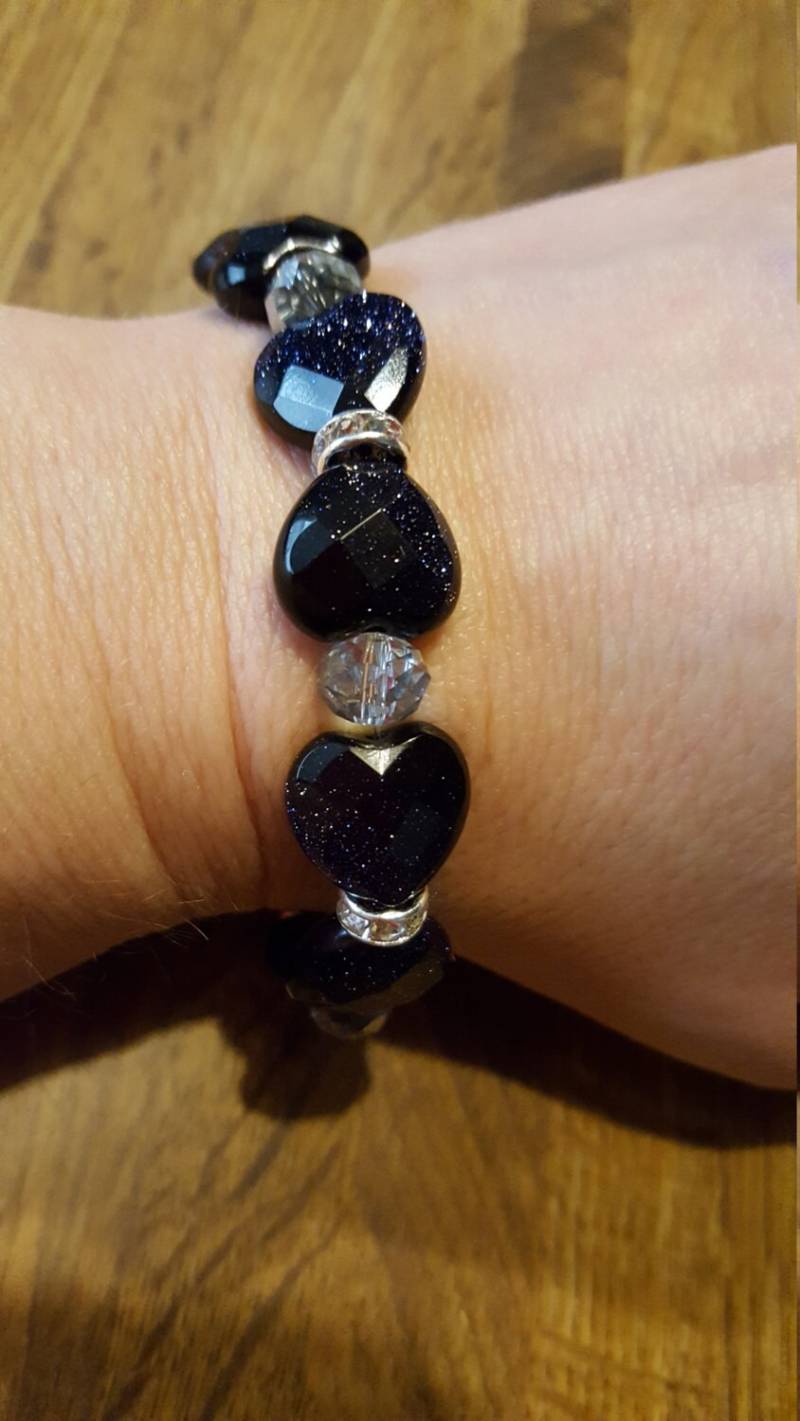 Echtes Blaues Goldstein Herz Dehnbares Armband Echtes Blaues Goldstein Herz Dehnbares Armband von StoneJewelryCompany